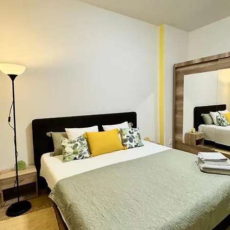 Comfort Place Brno, Hybesova * برنو